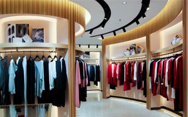 淘寶與實體店衣服的差異揭秘 品質(zhì)、價格與體驗背后的'貓膩'